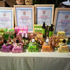 Tinh dầu cam nguyên chất Huyền Thoại giúp giảm căng thẳng, giảm đau viêm, hỗ trợ tiêu hóa, hô hấp tốt. Nâng cao tinh thần tạo cảm giác sảng khoải.