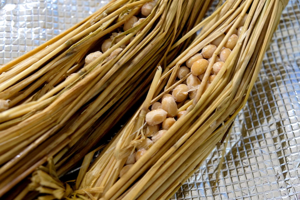 Cách làm Đậu tương lên men Natto bằng rơm và đậu nành
